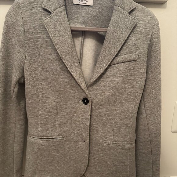 Grey active wear type fabric - Bailey 44 brand- size S/M - Picture 2 of 5